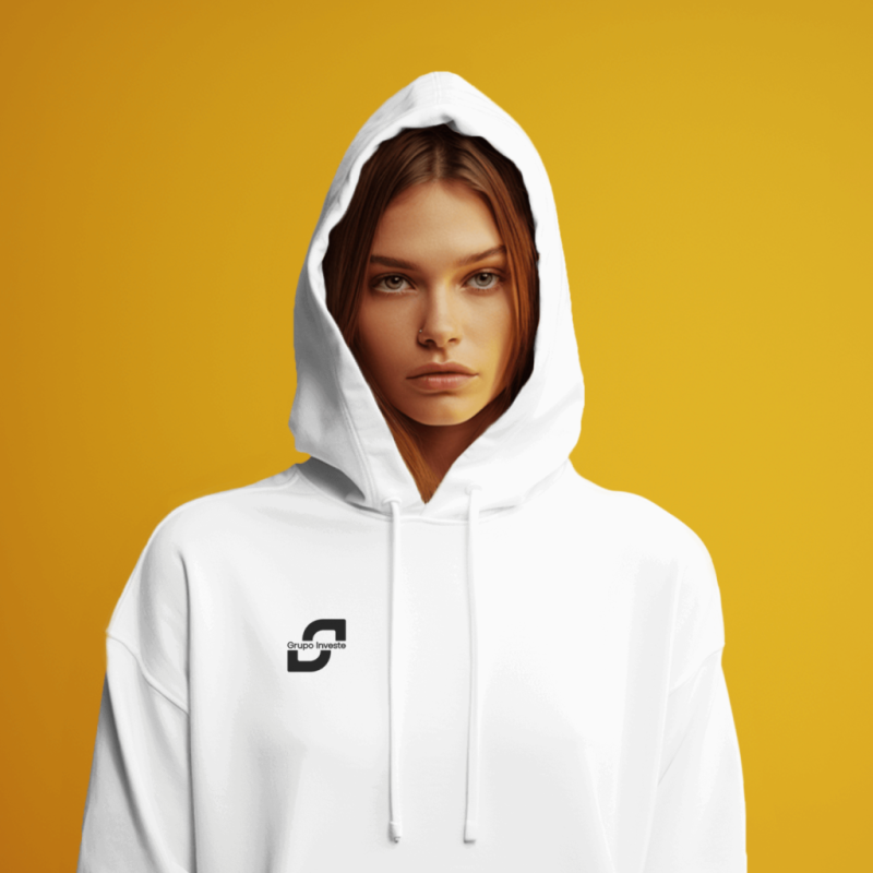 Blendbyte: Grupo Investe Mockup de um Casaco